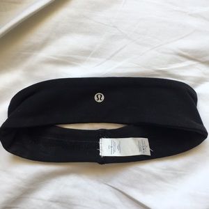 Lululemon black headband